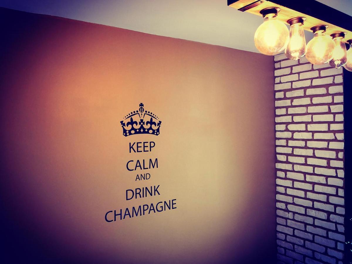 Groom Epernay - Jacuzzi & Champagne Экстерьер фото